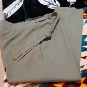 NYC Women's Straight Leg Pants in Olive